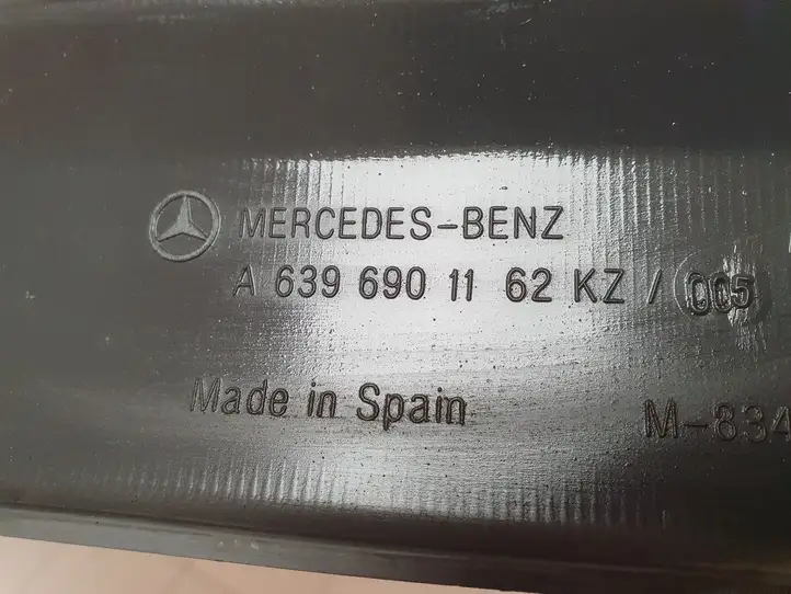 Mercedes-Benz Vito Viano W639 (2003 - 2010) A6396901162 Молдинги раздвижных дверей — фото 2