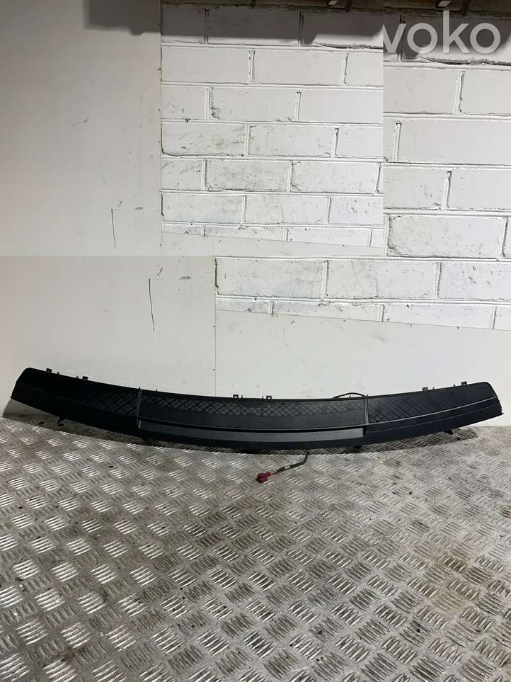 Mercedes-Benz C W204 (2007 - 2014)  A2046830130 Решётка в подоконнике