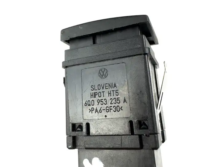 Volkswagen Polo (2005 - 2009) 6q0953235a Включатель аварийных фонарей — фото 4