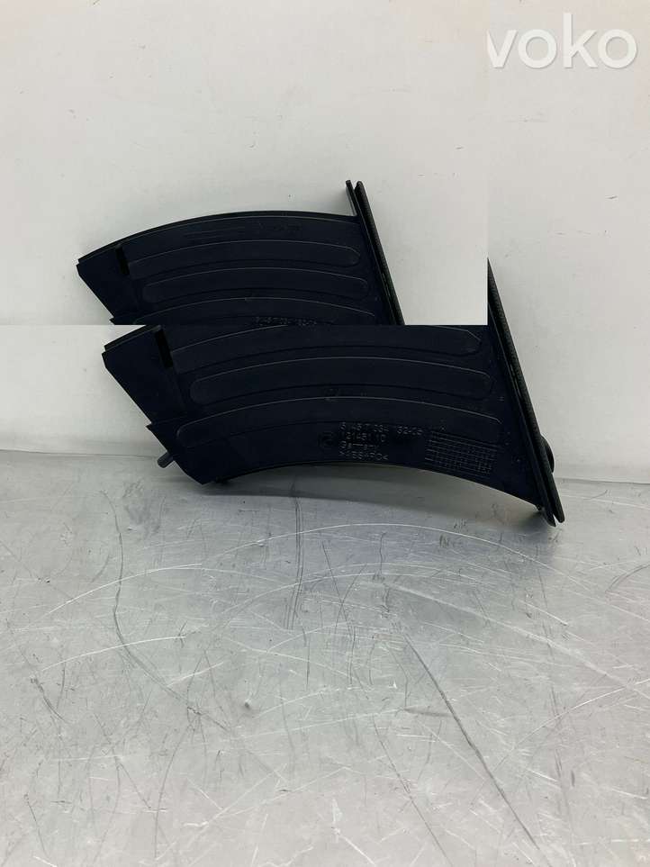 BMW 5 E60 E61 (2004 - 2010)  7034132 Передний держатель чашки