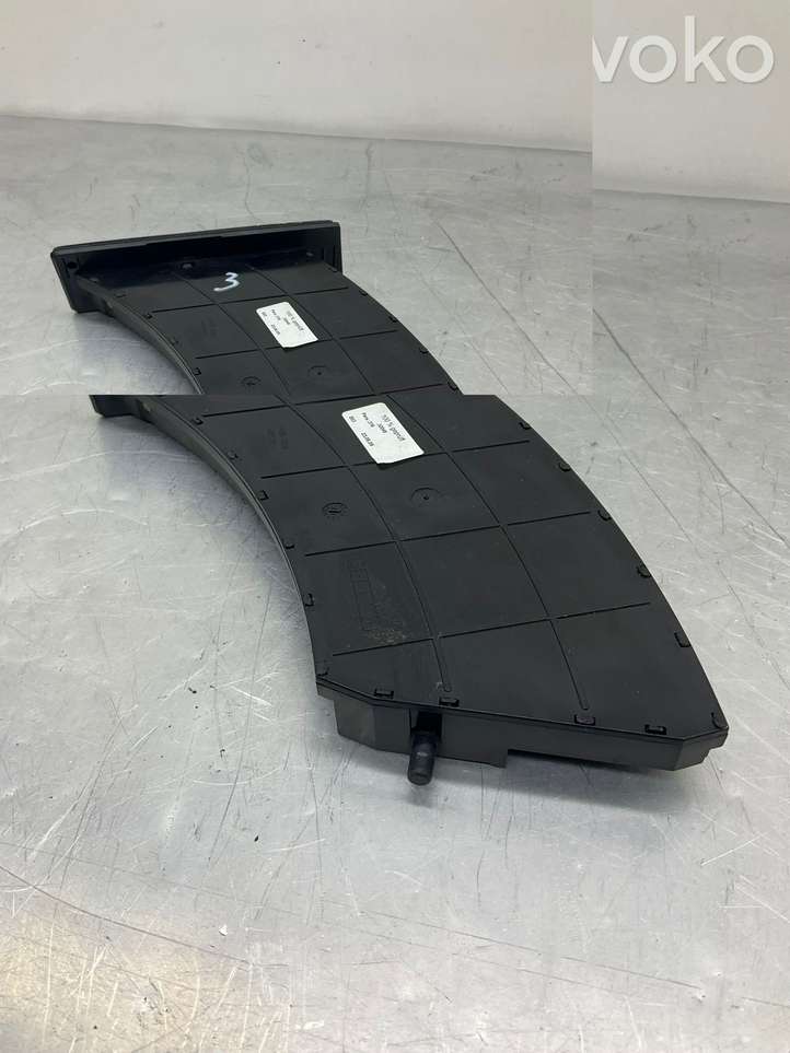 BMW 5 E60 E61 (2004 - 2010)  7034132 Передний держатель чашки