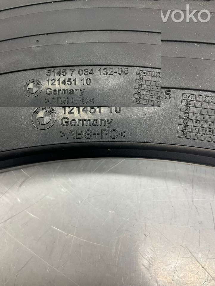 BMW 5 E60 E61 (2004 - 2010)  7034132 Передний держатель чашки
