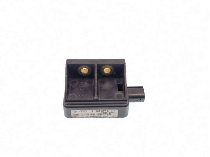 Audi A3/S3 8L (2000 - 2003)  1J0907657B Датчик ESP (системы стабильности) (датчик курсовой устойчивости))