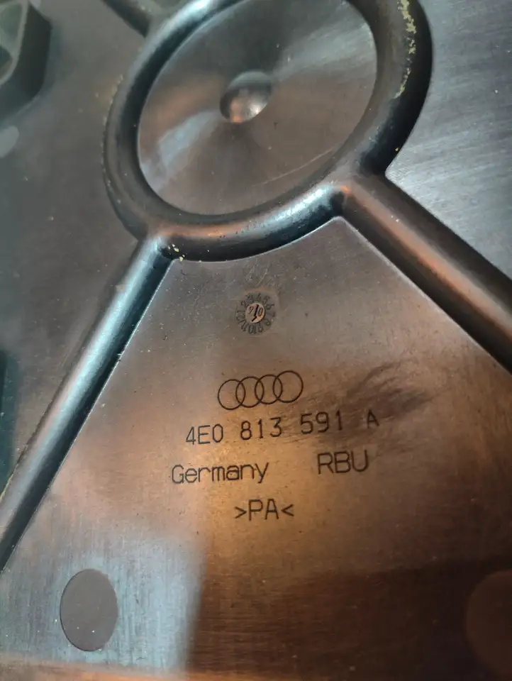 Audi A8 S8 D3 4E (2007 - 2010) 4E0813591 Прочая отделка багажника — фото 3