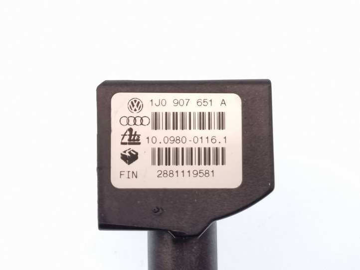 Volkswagen Golf IV (1998 - 2005)  1J0907651A Датчик ESP (системы стабильности) (датчик курсовой устойчивости))