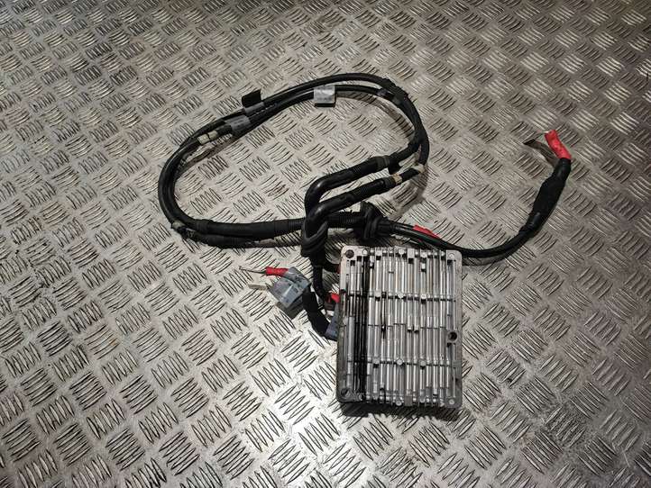 Land Rover Discovery (2013 - 2016)  EH2214300BC Узел подключения плюсовых проводов