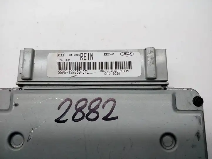 Ford Focus (1998 - 2004) 98AB12A650CFL Блок управления двигателем (ЭБУ) — фото 2
