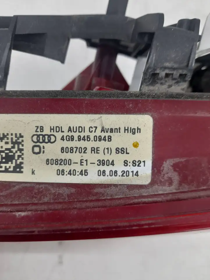 Audi A6 C7 (2011 - 2014) 4G9945094B Задний фонарь в крышке багажника — фото 3