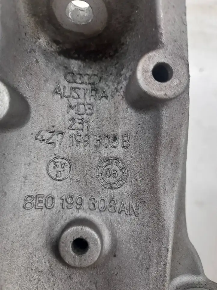 Audi A4 S4 B6 8E 8H (2000 - 2006) 4Z7199308B Кронштейн двигателя — фото 3