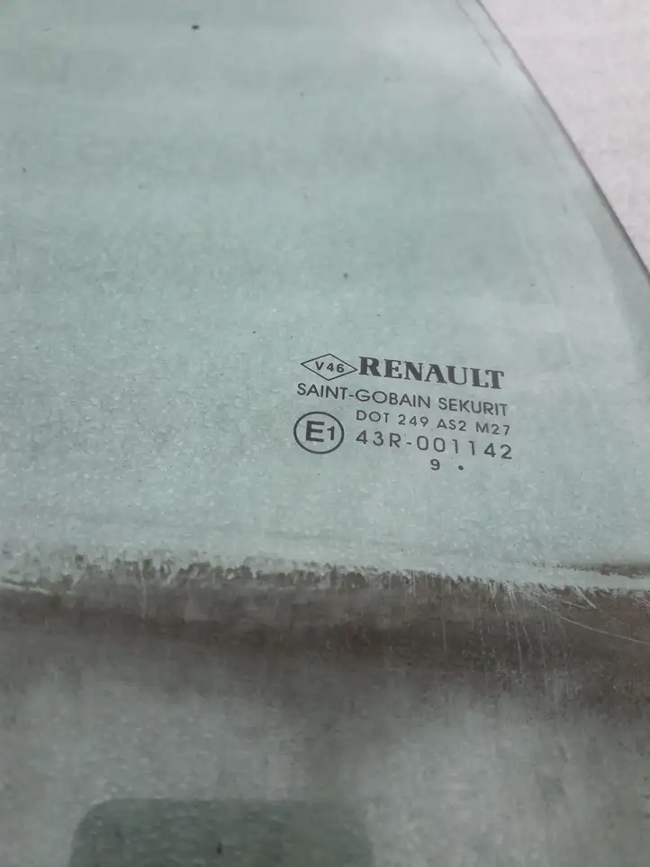 Renault Megane III (2009 - 2016) 43R001142 Стекло задней двери — фото 2