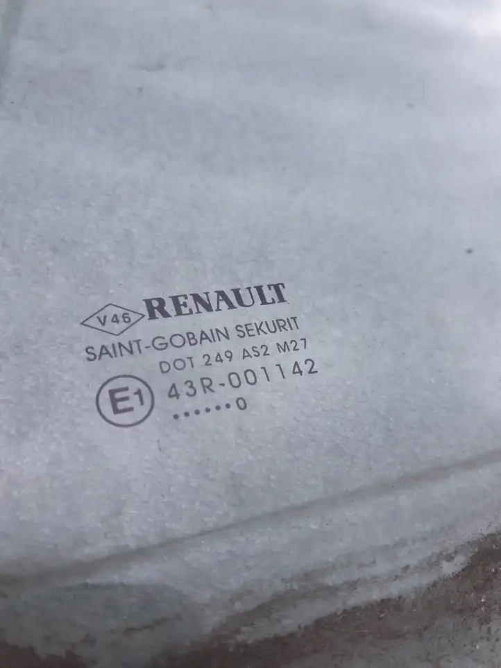 Renault Megane III (2009 - 2016) 43R001142 Стекло задней двери — фото 2