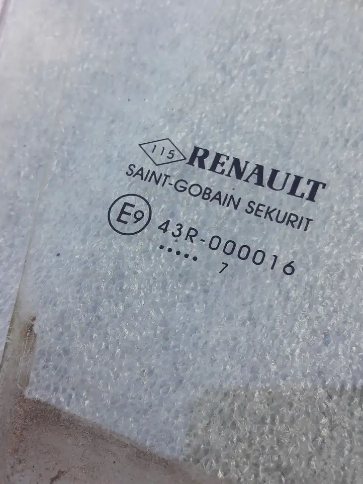 Renault Kadjar (2015 - 2018) 43R000016 Стекло передней двери — фото 2