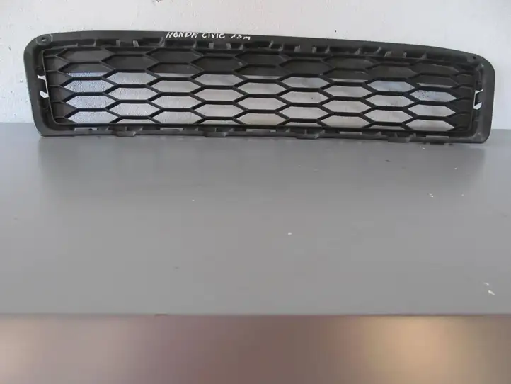 Honda Civic IX (2011 - 2017) 71103TV0 Нижняя решетка переднего бампера — фото 1
