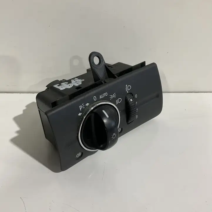 Mercedes-Benz E W211 (2002 - 2009) 2115450304 Включатель фонарей — фото 1
