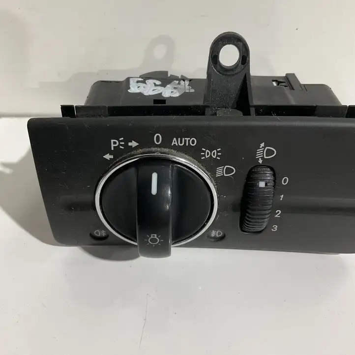 Mercedes-Benz E W211 (2002 - 2009) 2115450304 Включатель фонарей — фото 4