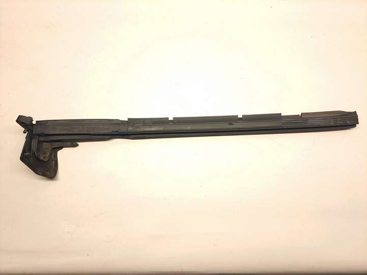 Audi A4 (2004 - 2009)  8H0839480C Уплотнительная резина стекла задней двери