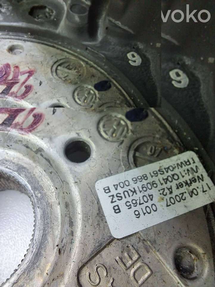 Volkswagen Touran I (2003 - 2010)  820099819 Ручка стеклоочистителей