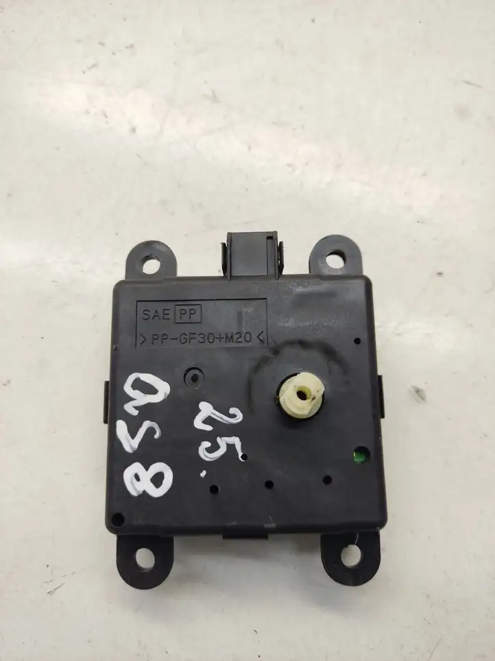 Nissan Qashqai (2006 - 2010) 3J01030850 Двигатель задвижки потока воздуха — фото 3
