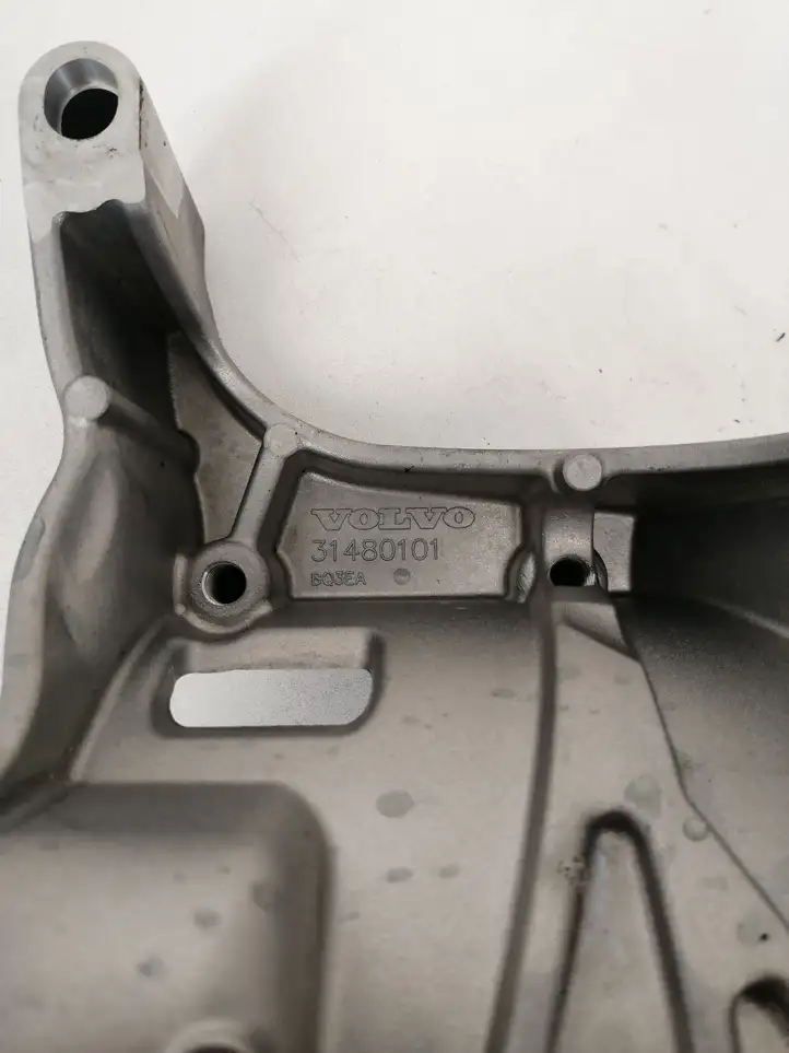 Volvo XC60 (2017 - ) 31480101 Кронштейн генератора — фото 3