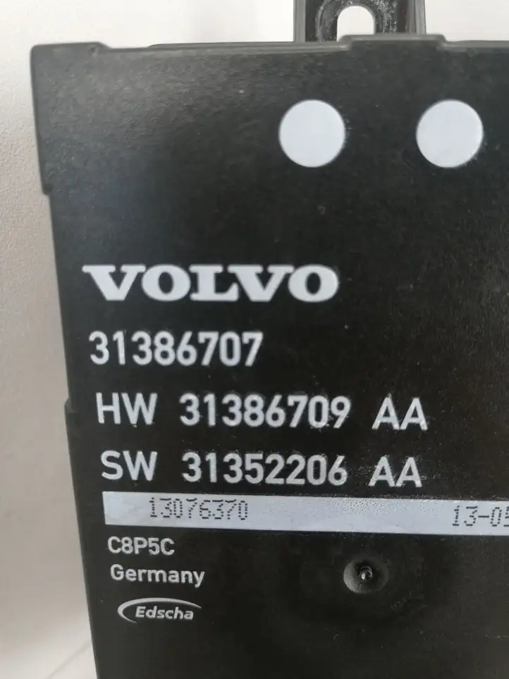 Volvo XC60 (2013 - 2017) 31386707 Блок управления крышкой багажника — фото 4