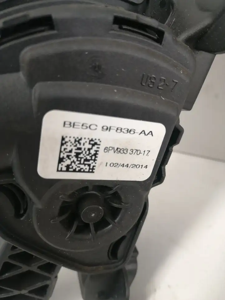 Tesla Model S (2012 - 2016) BE5C9F836AA Педаль акселератора — фото 4
