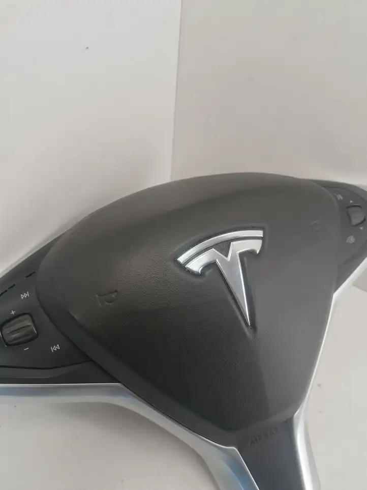 Tesla Model X (2015 - 2021) 103677901C Подушка безопасности руля — фото 3