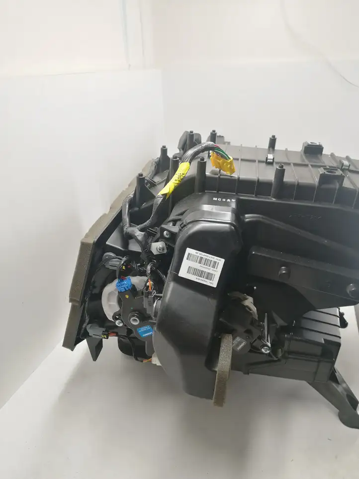 Tesla Model X (2015 - 2021) 103753000J Комплект системы вентиляции салона — фото 6
