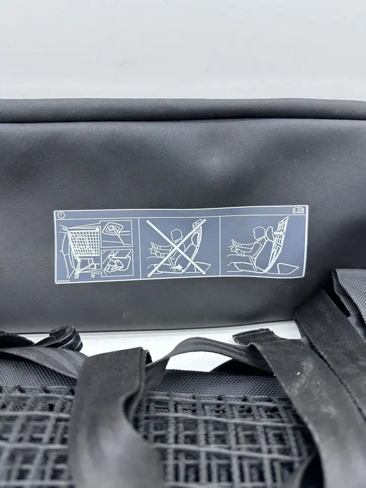 Volvo XC60 (2013 - 2017) 31390521 Шторка багажника (сетка) — фото 8