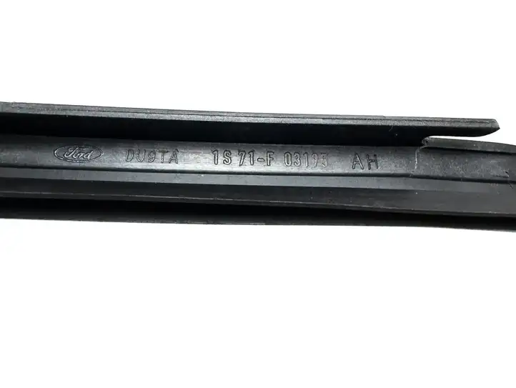 Ford Mondeo Mk III (2000 - 2007) 1s71f03195ah Накладка стоек лобового стекла — фото 3