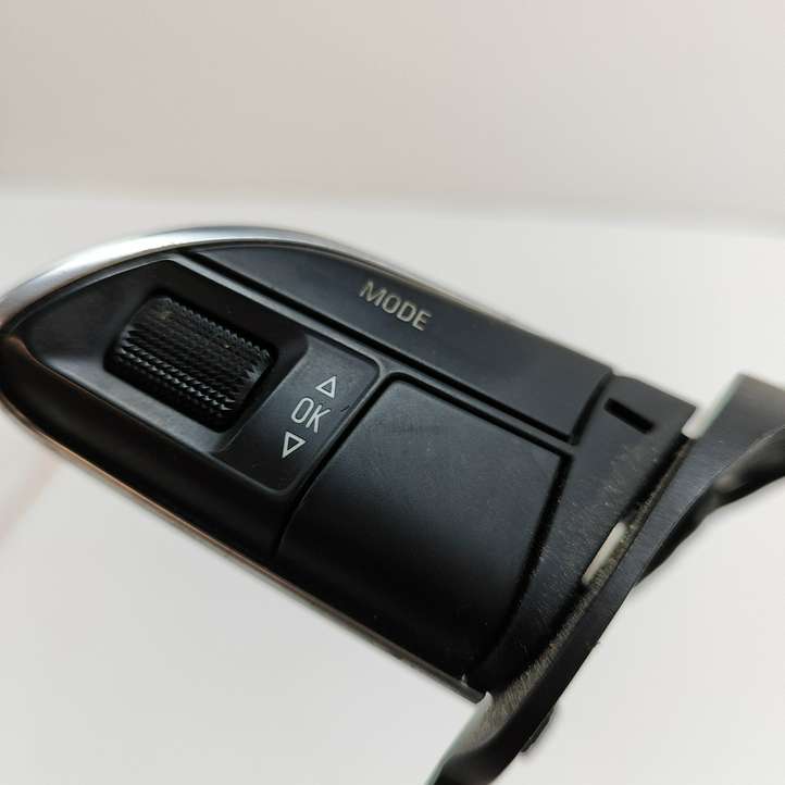 Audi A4 (2011 - 2015)  4L0951523C Кнопки рулевого колеса