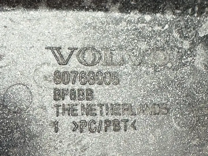 Volvo V50 (2008 - 2012) 30763008 Заглушка буксировочной петли бампера — фото 3