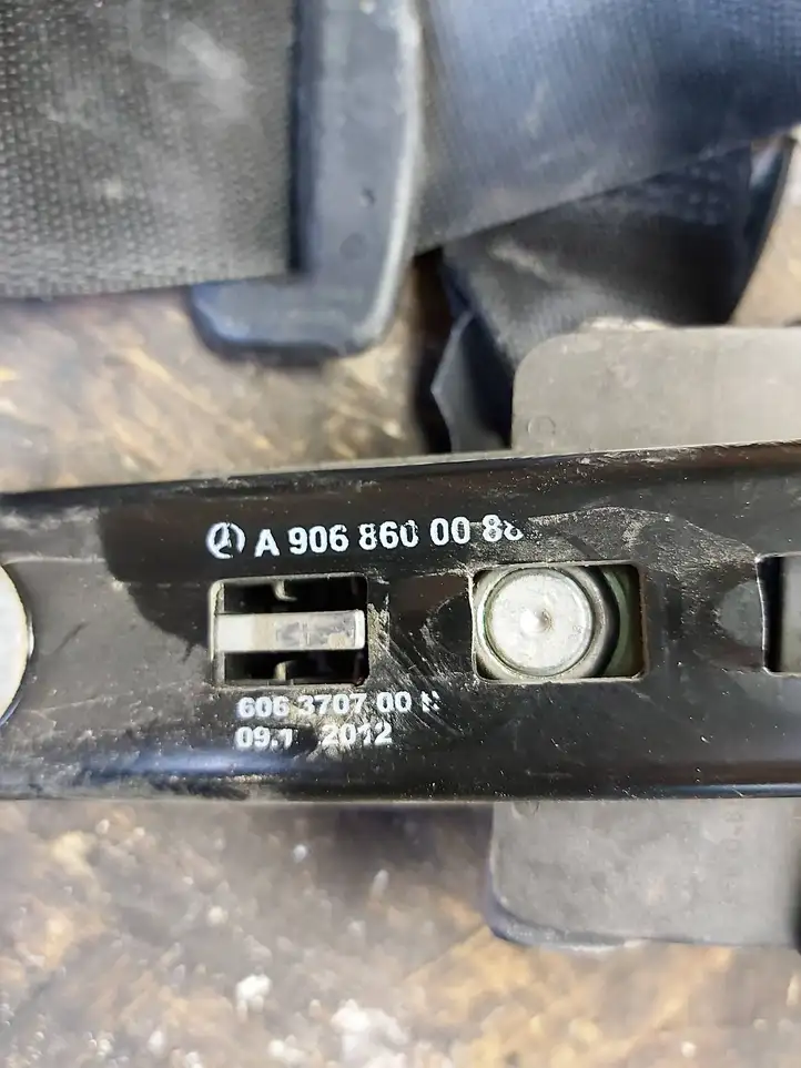 Volkswagen Crafter (2006 - 2016) 601384300 Передний ремень безопасности — фото 2