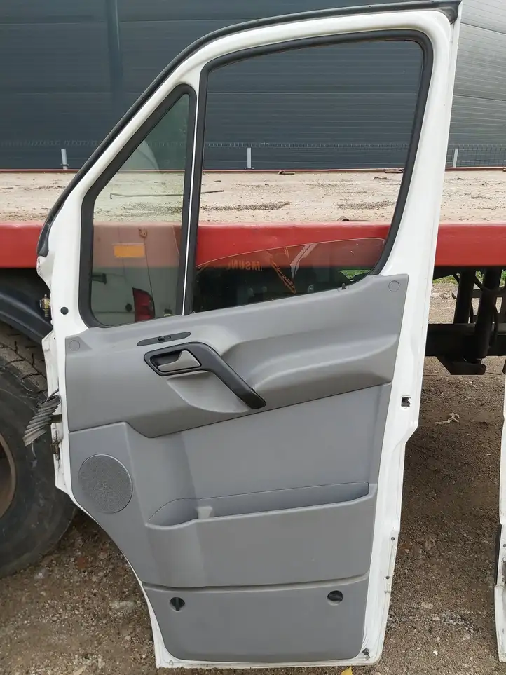 Volkswagen Crafter (2006 - 2016) Дверь — фото 1