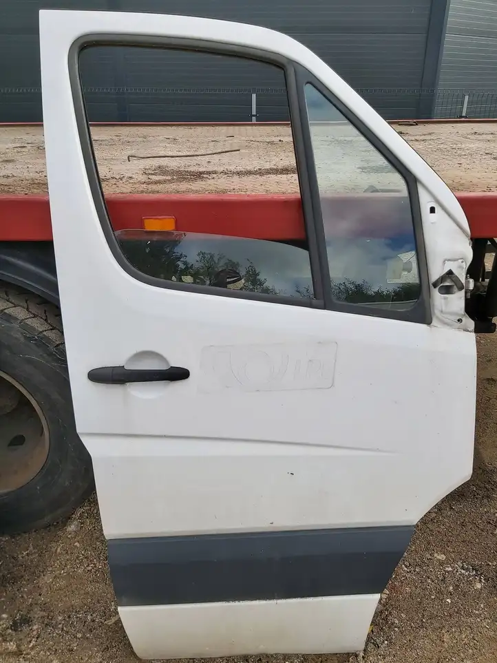 Volkswagen Crafter (2006 - 2016) Дверь — фото 3