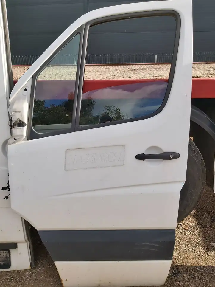 Volkswagen Crafter (2006 - 2016) Дверь — фото 1