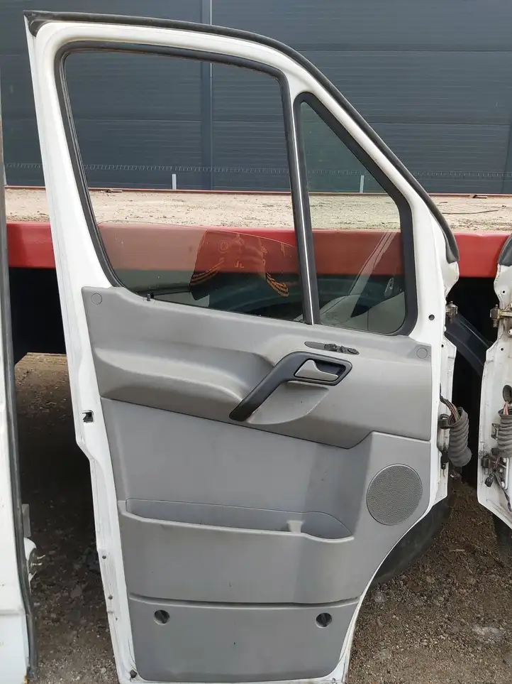 Volkswagen Crafter (2006 - 2016) Дверь — фото 3