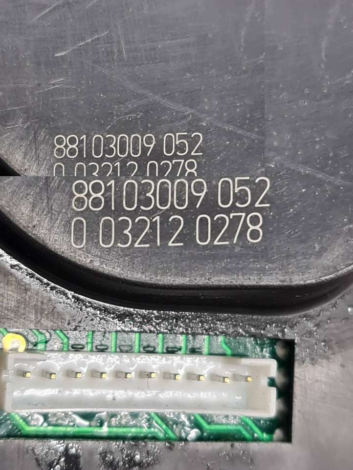 Renault Clio III (2005 - 2012)  88103009052 Ручка стеклоочистителей