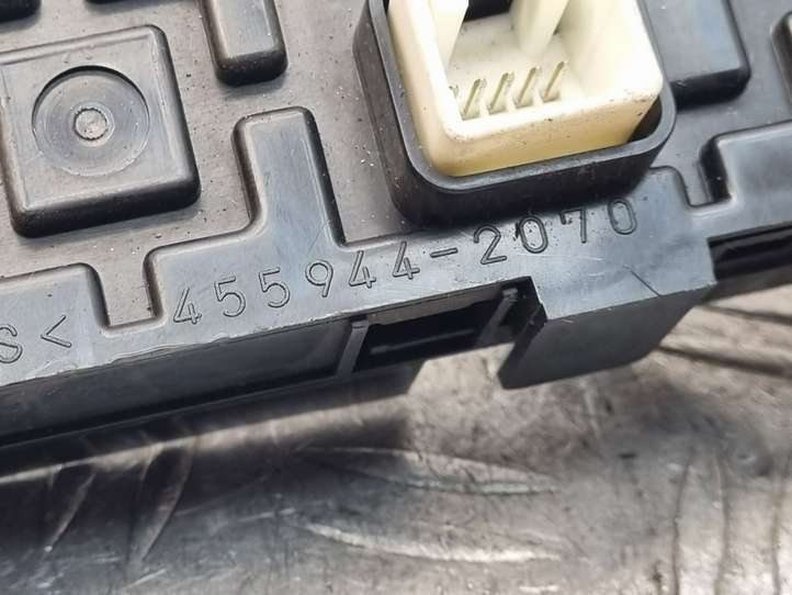 Toyota RAV 4 (XA30) (2006 - 2016)  4559442070 Часы