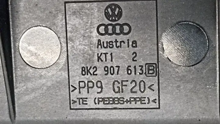 Audi A5 8T 8F (2011 - 2016) 8K2907613B Крышка ящика предохранителей — фото 3