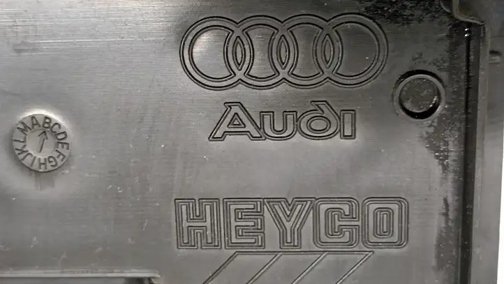 Audi A5 8T 8F (2011 - 2016) 8K2819424 Крышка ящика аккумулятора — фото 4