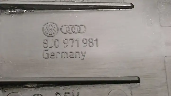 Audi A5 8T 8F (2011 - 2016) 8J0971981 Прочие детали салона — фото 2