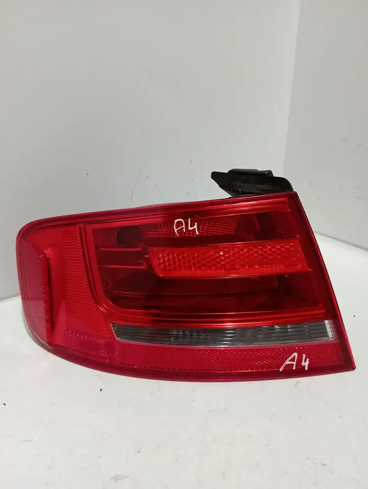 Audi A4 S4 B8 8K (2007 - 2011) 8K5945095D Задний фонарь в кузове — фото 1