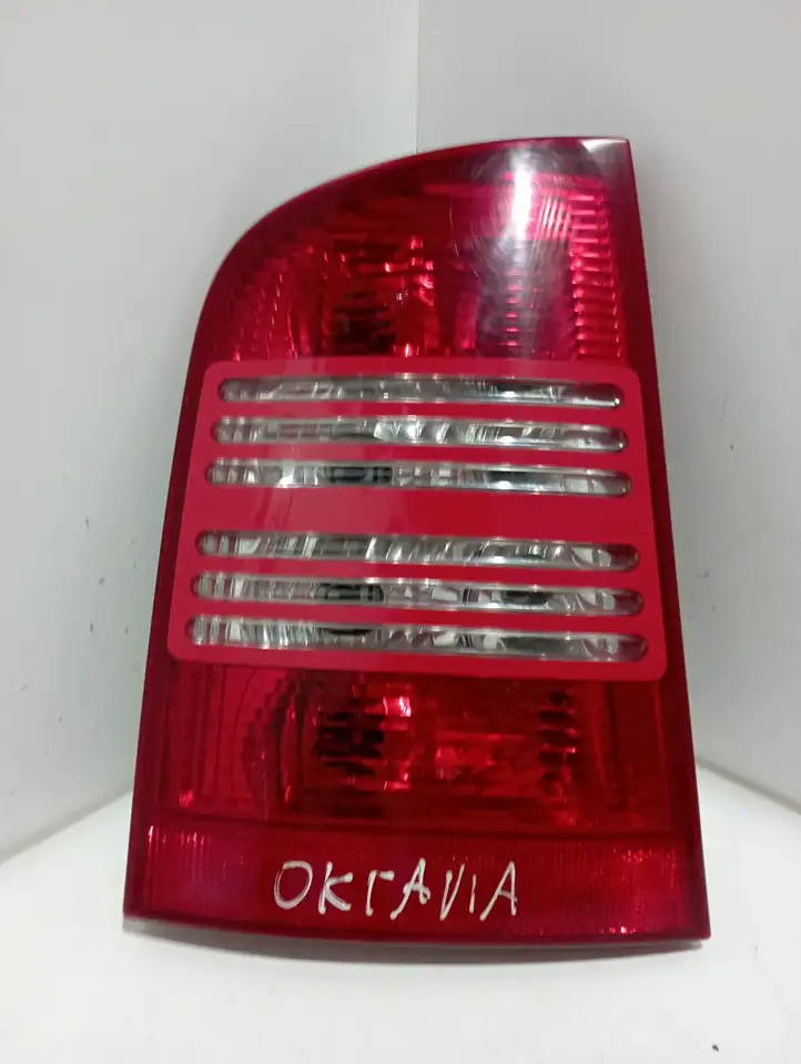 Skoda Octavia Mk1 (1U) (1996 - 2004) 1U9945095B Задний фонарь в кузове — фото 1