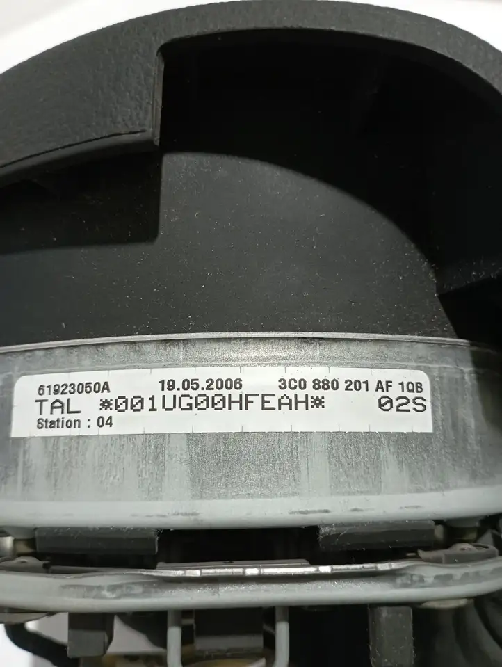 Volkswagen PASSAT B6 (2005 - 2010) 3C0880201 Подушка безопасности руля — фото 4