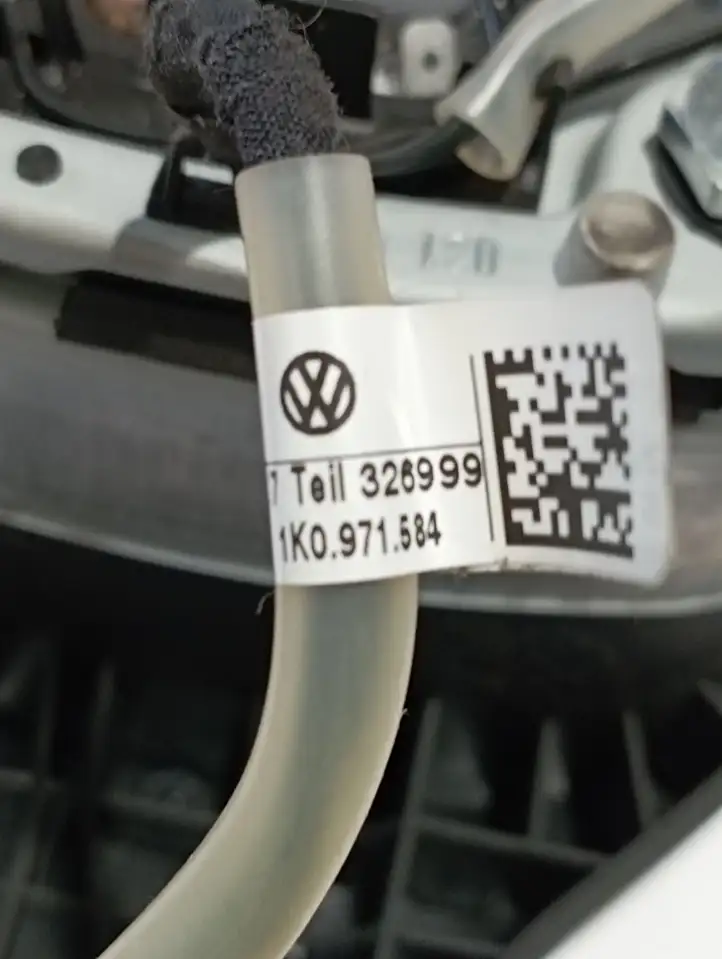 Volkswagen Golf V (2003 - 2009) 1K0880201AF Подушка безопасности руля — фото 3