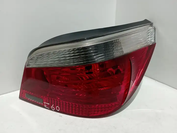 BMW 5 E60 E61 (2004 - 2010) 6910768 Задний фонарь в кузове — фото 1
