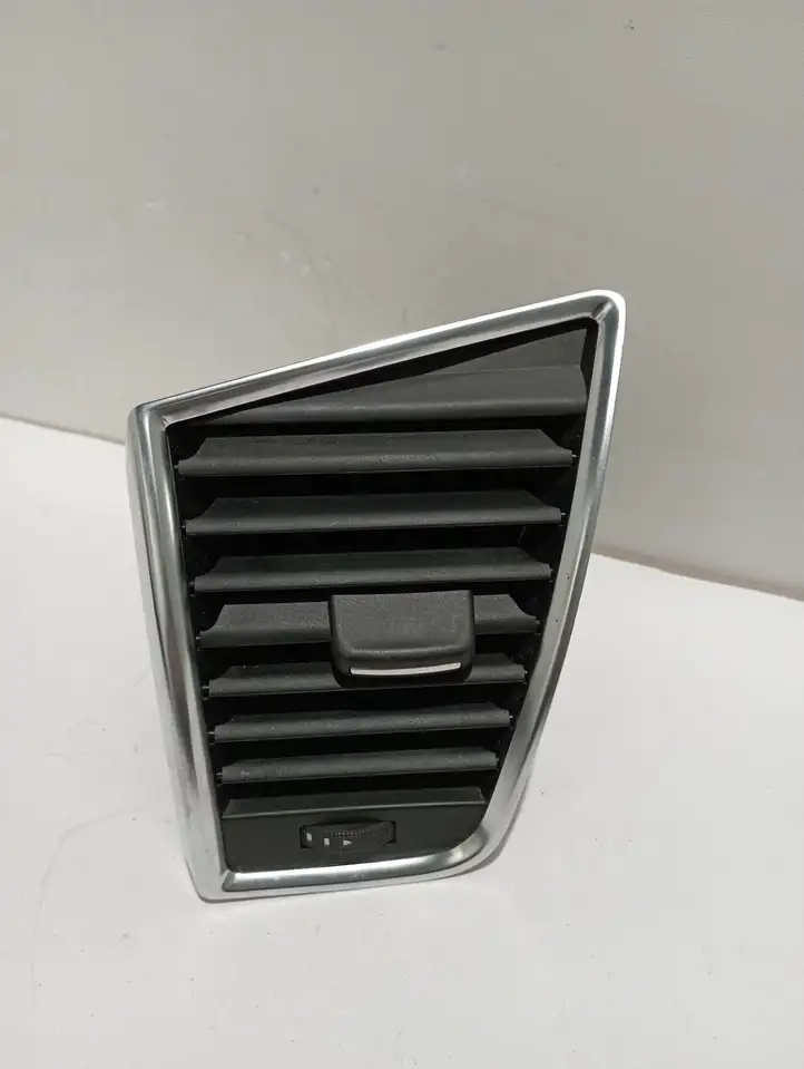Audi Q5 SQ5 (2008 - 2012) 8R2820901B Боковой воздушный дефлектор — фото 1