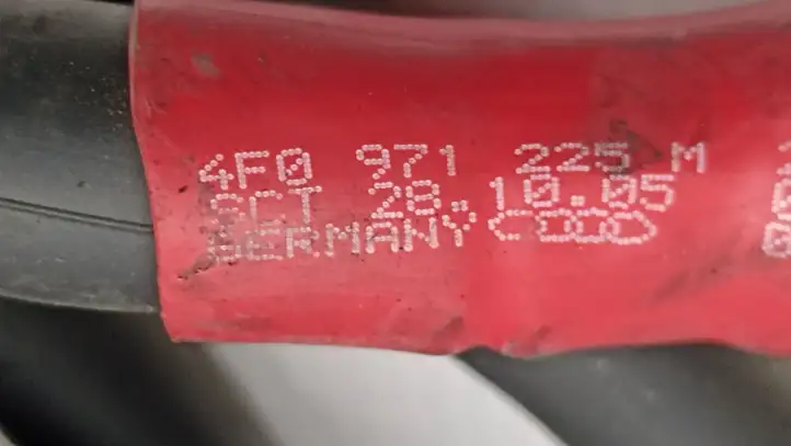 Audi A6 S6 C6 4F (2004 - 2008) 4F0971225M Плюсовой провод аккумулятора — фото 3
