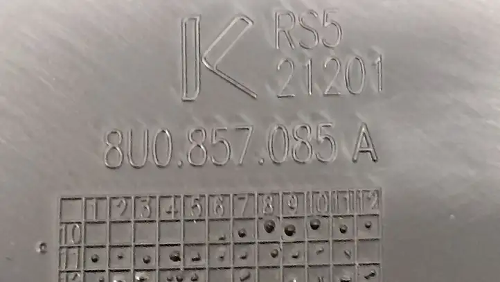 (2014 - 2018) 8U0857085A Прочие детали салона — фото 2