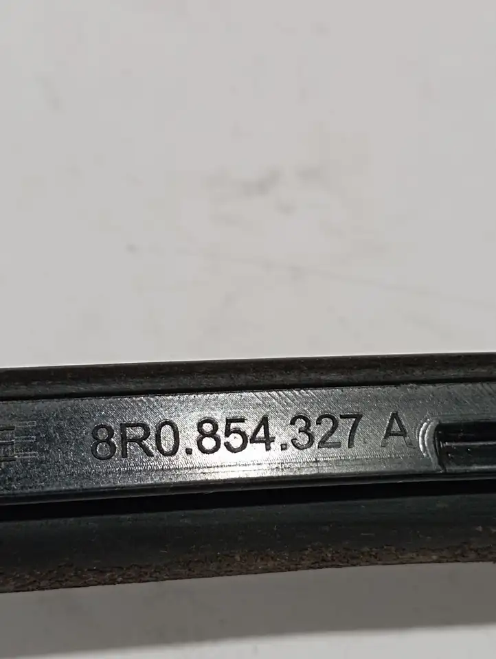 Audi Q5 SQ5 (2008 - 2012) 8R0854327A Накладка стоек лобового стекла — фото 2